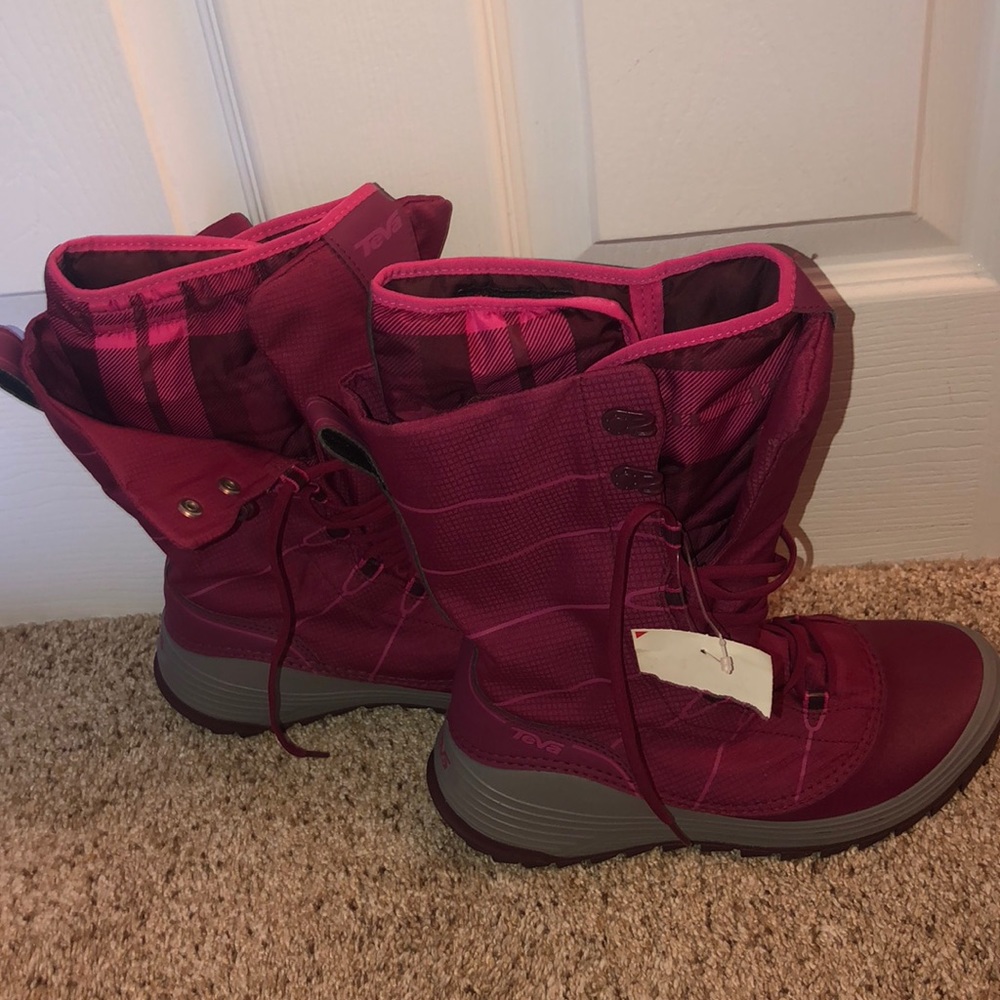 Teva Snow boots
